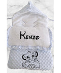 Nid d’ange minky bébé bleu personnalisée avec motif