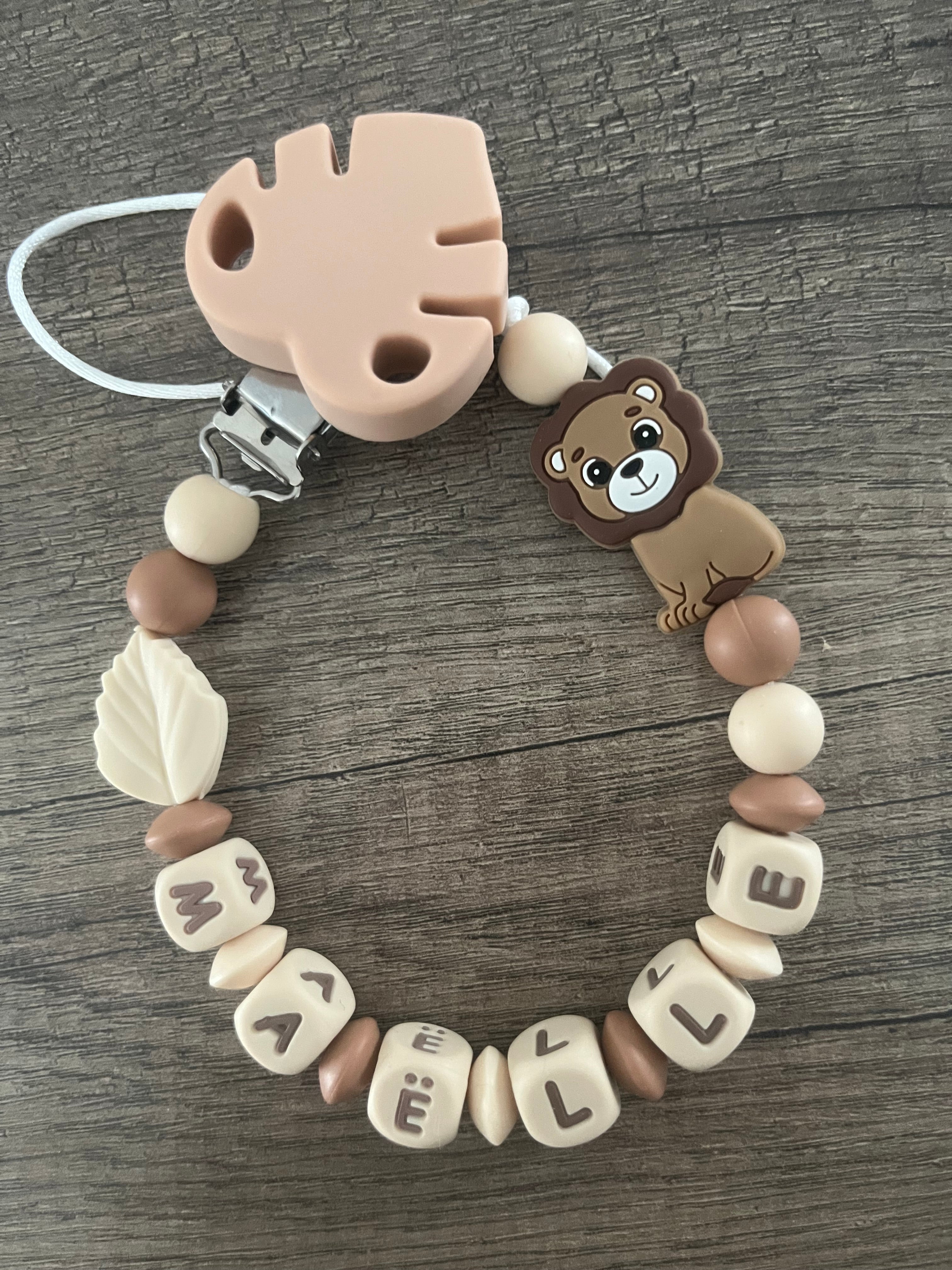Attache tétine Lion lettres beige personnalisée