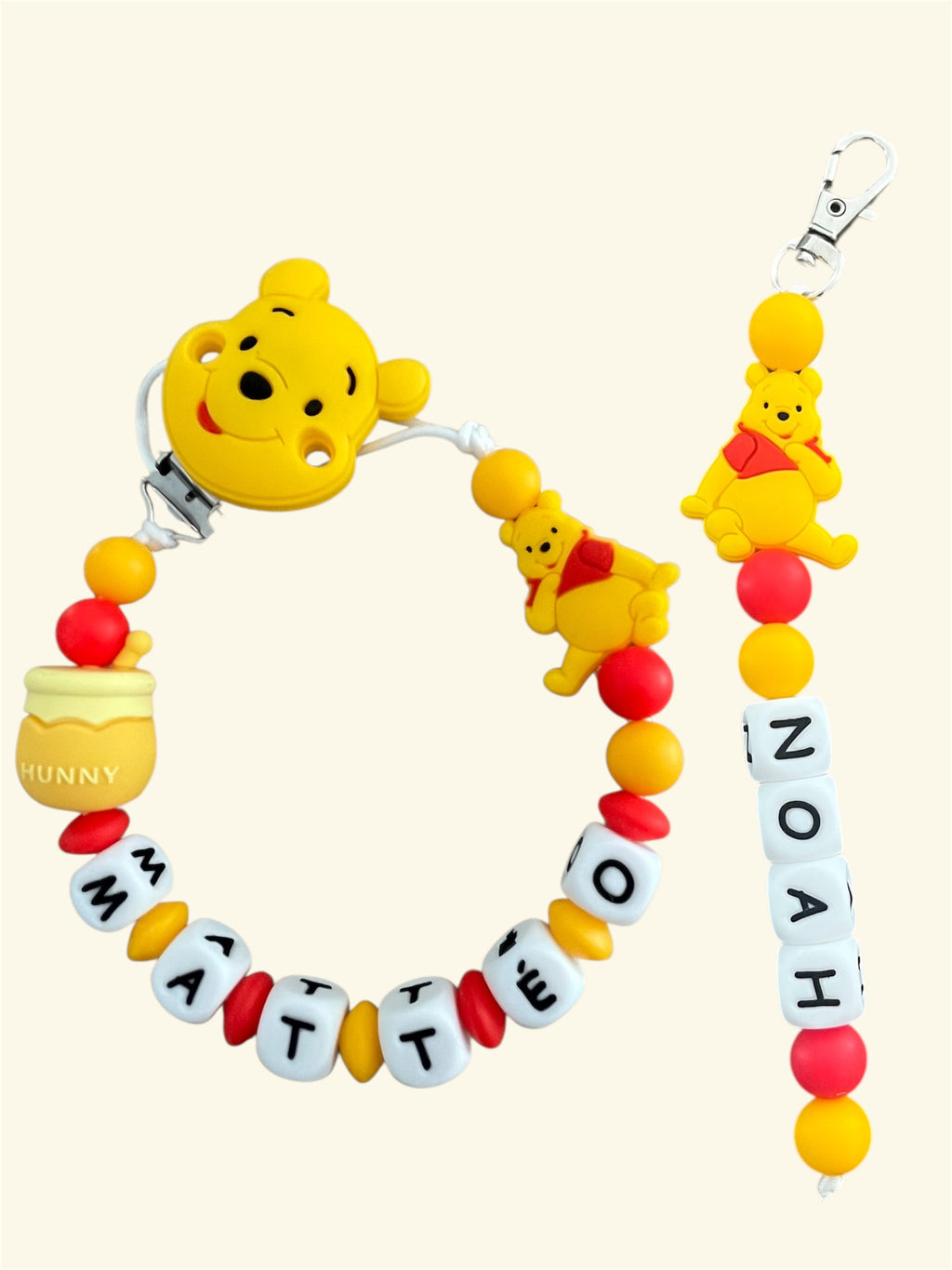 Coffret DUO cadeaux Winnie l’ourson - Attache tétine et Porte-clés personnalisés