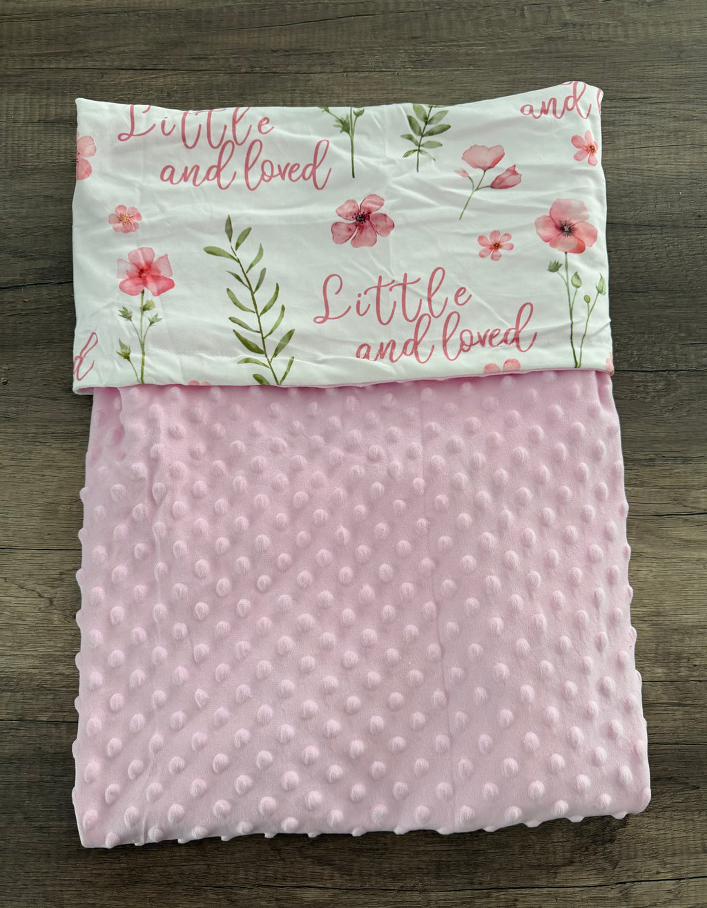Couverture naissance minky bébé fleurs rose personnalisée