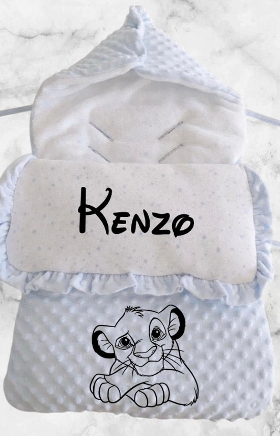 Nid d’ange minky bébé bleu personnalisée avec motif