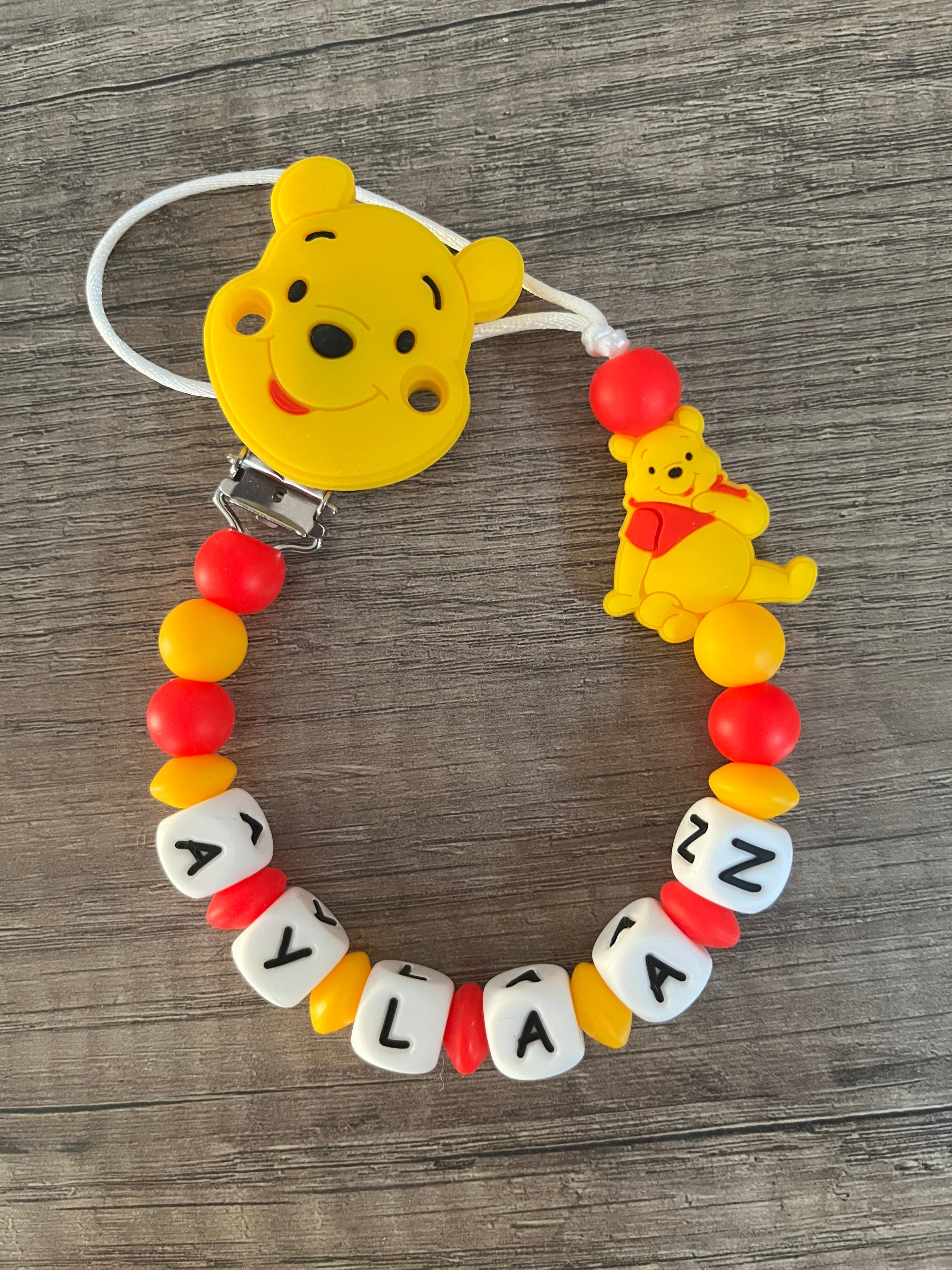 Attache tétine Disney Winnie l'Ourson personnalisée KidCreationArtisanat