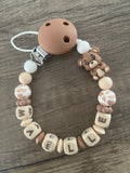 Attache tétine Ourson lettres beige personnalisée