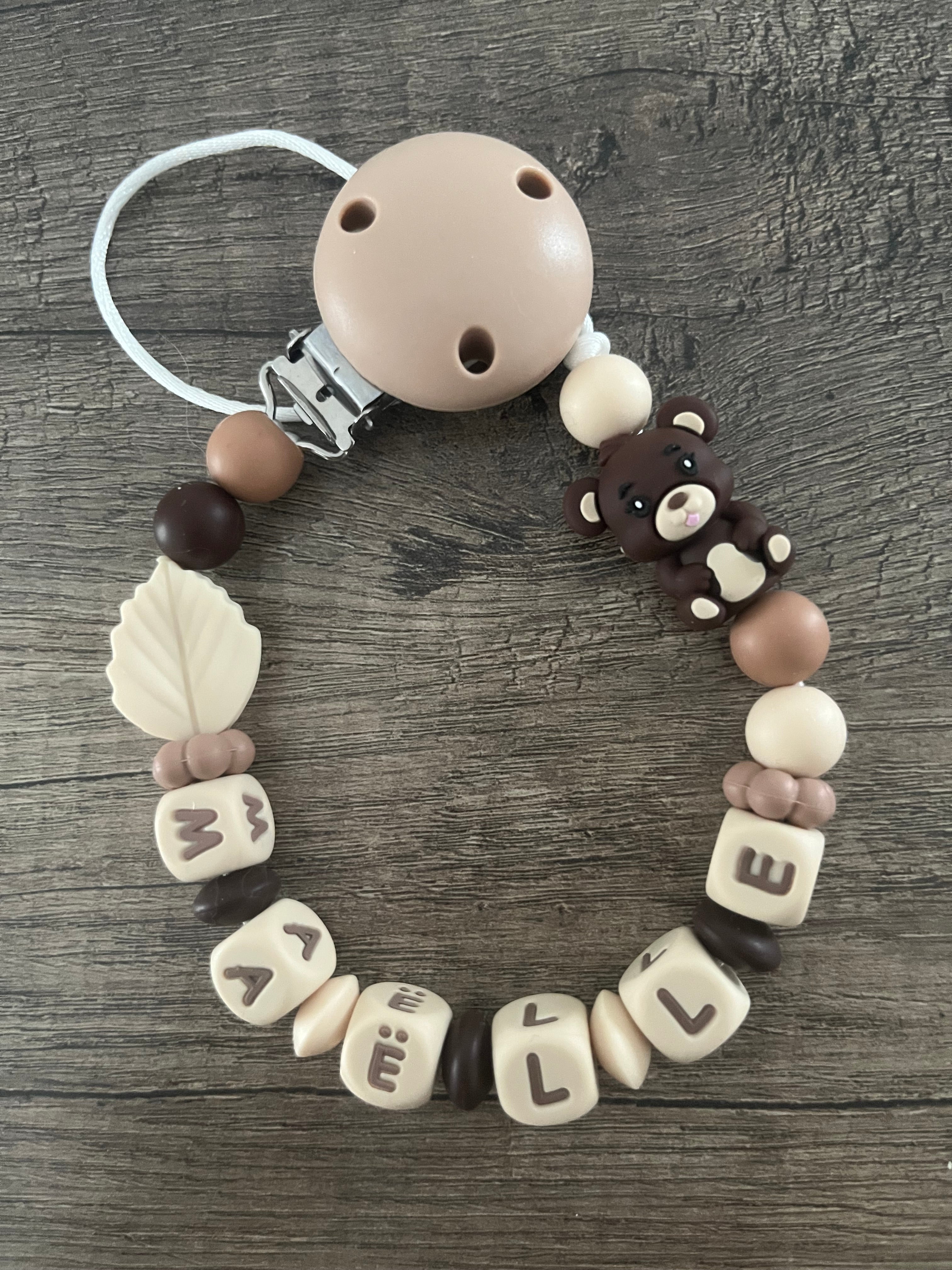 Attache tétine Ourson lettres beige personnalisée
