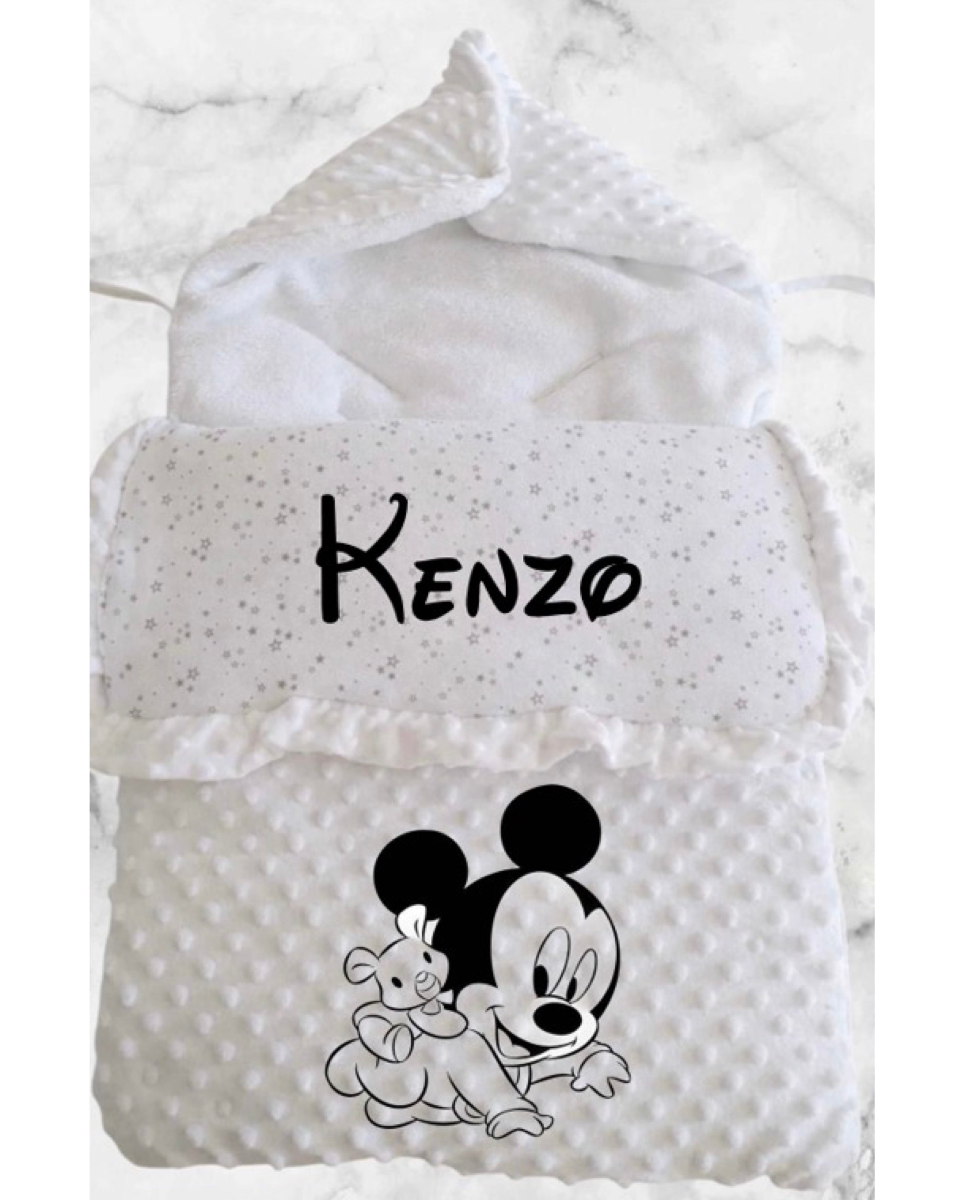 Nid d’ange minky bébé blanc personnalisée avec motif