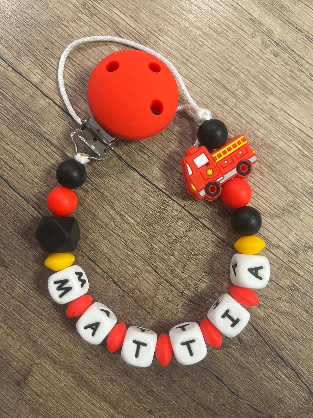 Attache tétine Camion Pompier personnalisée KidCreationArtisanat