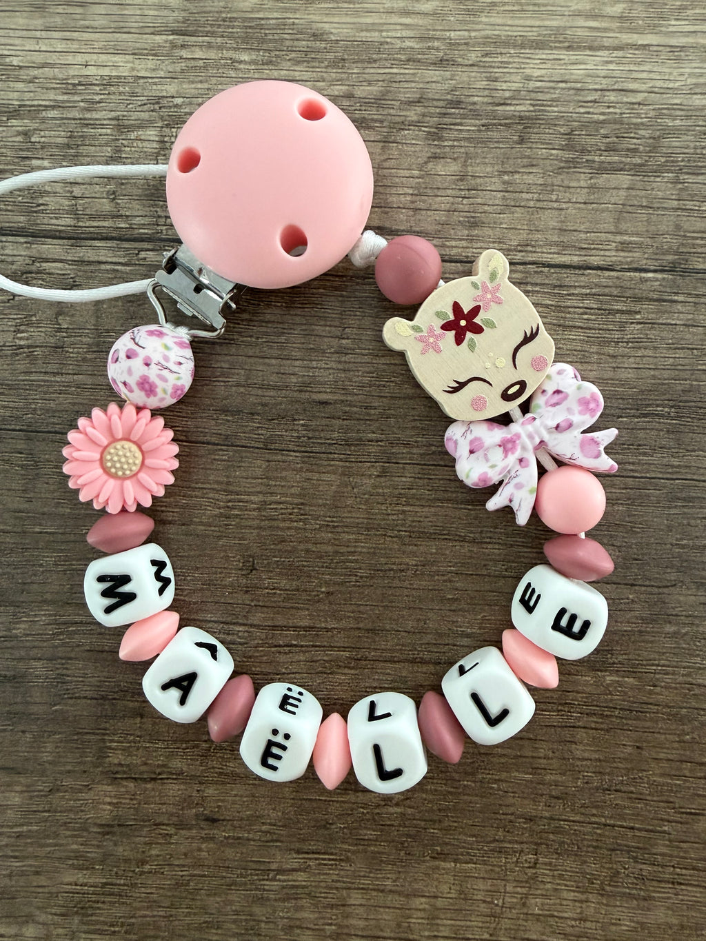 Attache tétine biche personnalisée