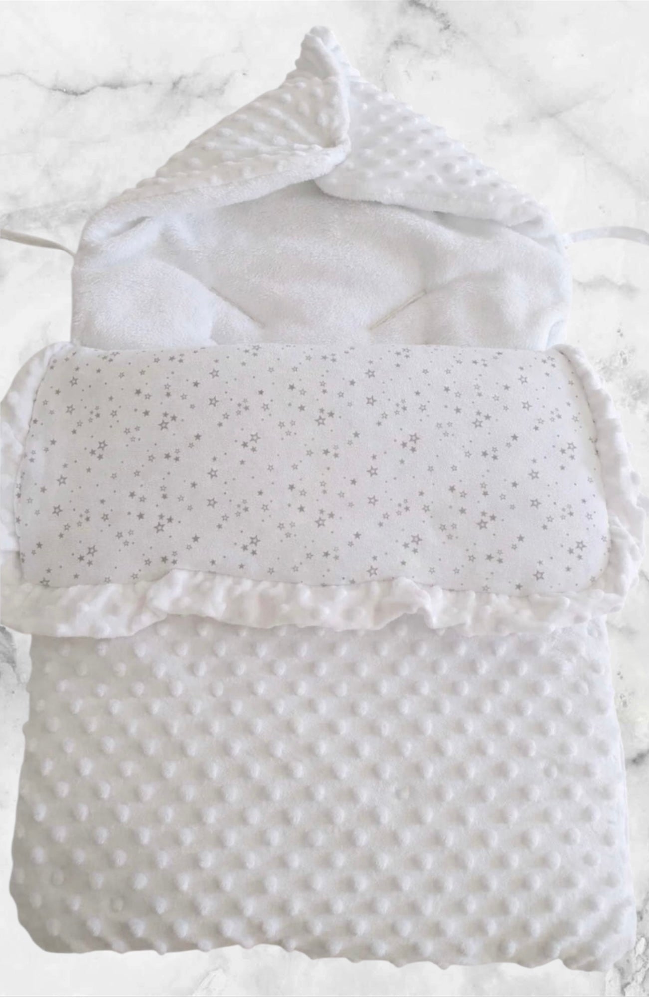 Nid d’ange minky bébé blanc personnalisée