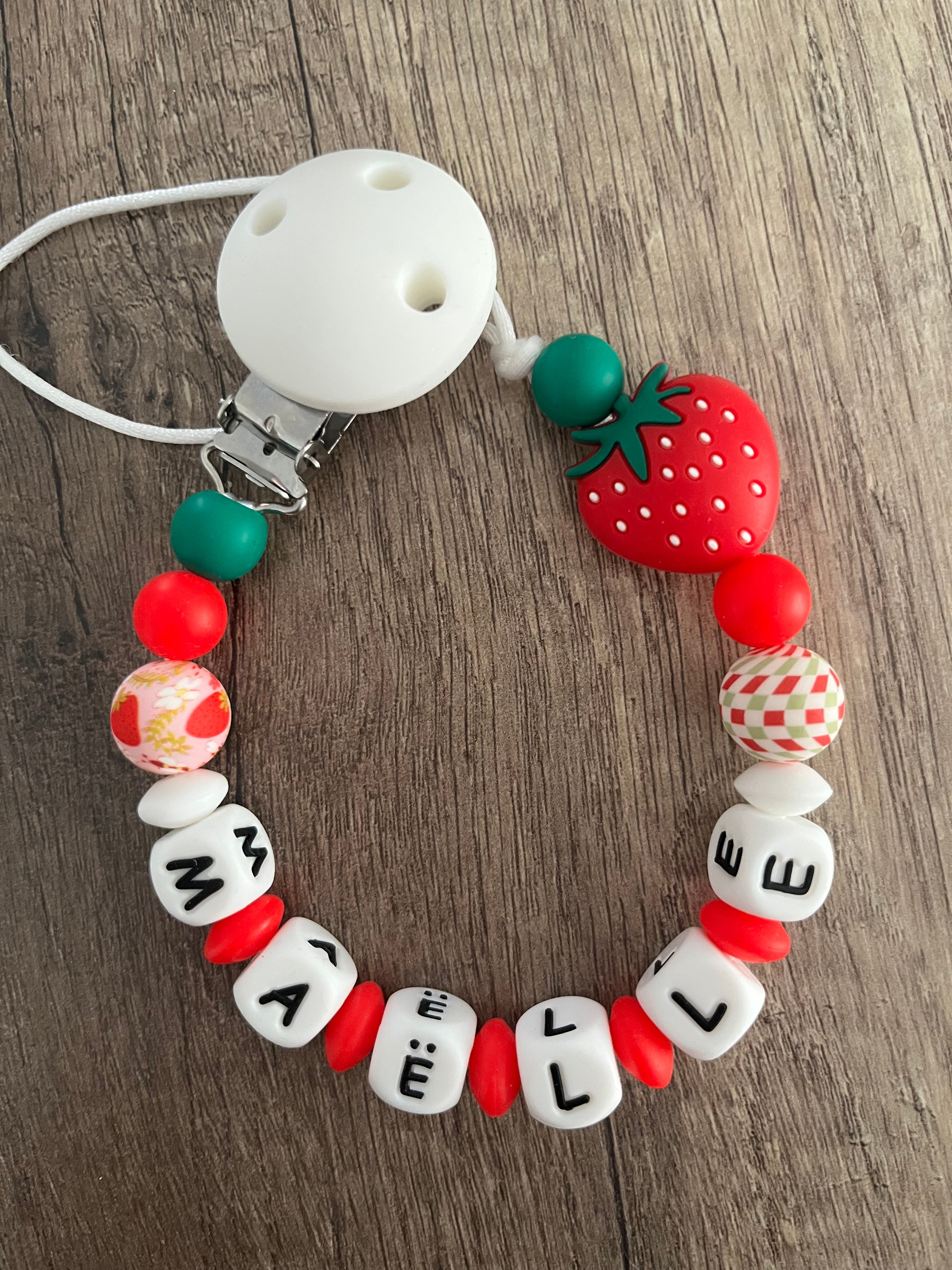 Attache tétine fruit Fraise personnalisée