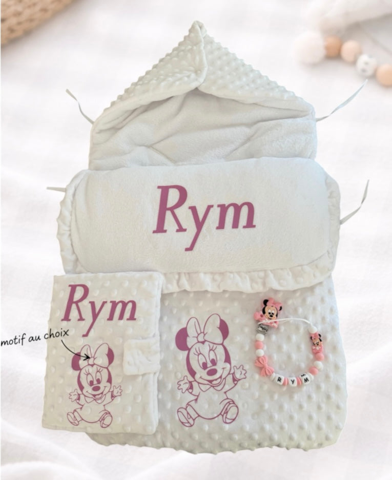 Coffret naissance 3 pièces blanc - Attache tetine, Nid d’ange et Protège carnet personnalisés
