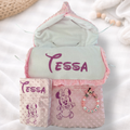 Coffret naissance 3 pièces rose - Attache tetine, Nid d’ange et Protège carnet personnalisés