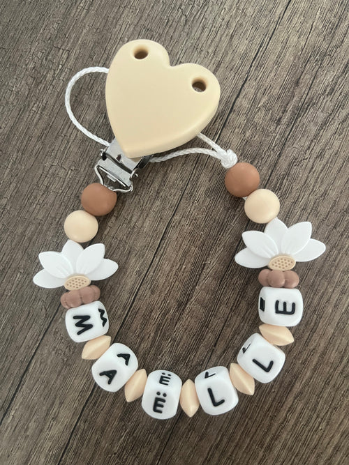 Attache tétine Fleurs blanche personnalisée KidCreationArtisanat