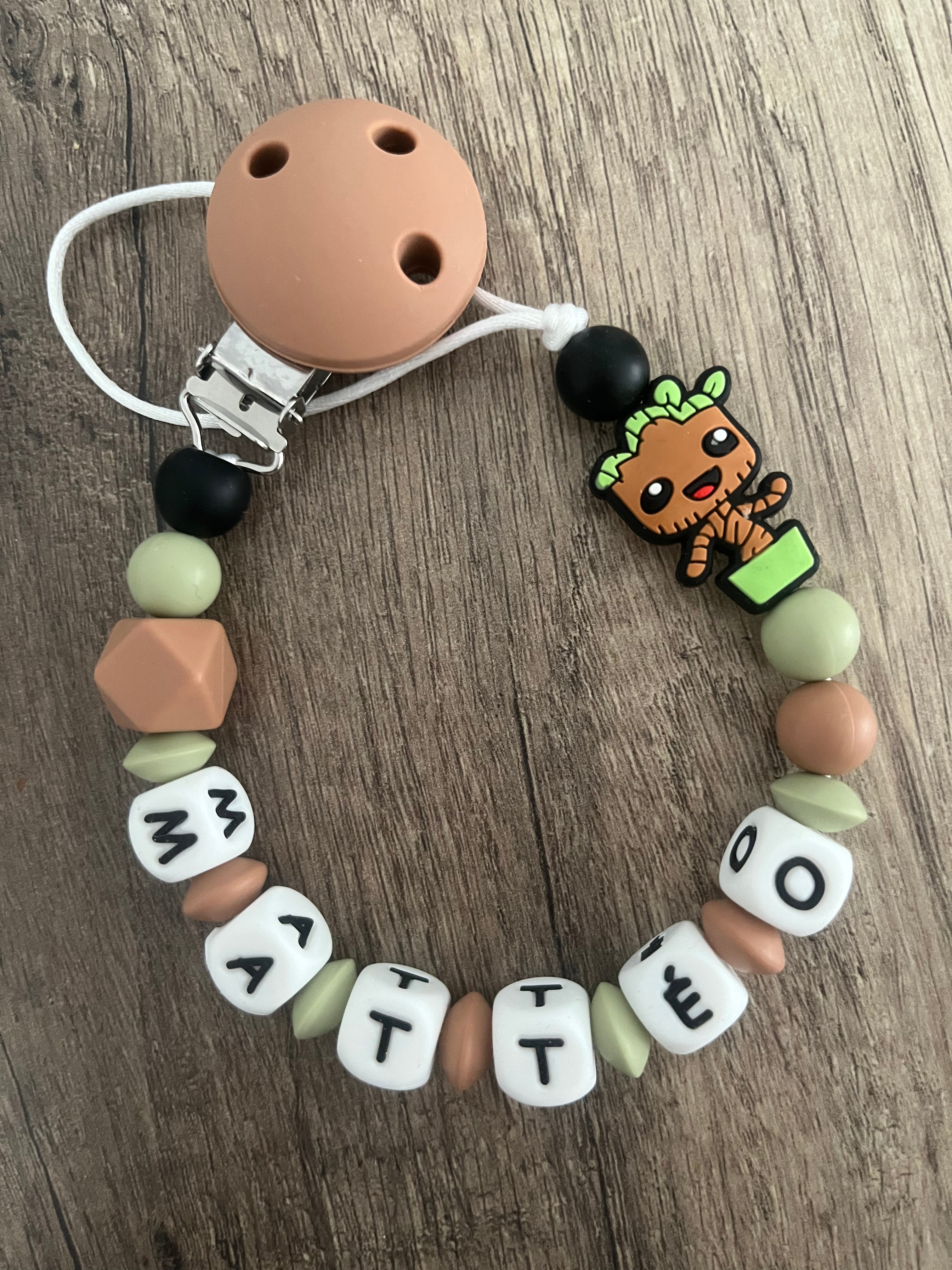 Attache tétine Groot personnalisée