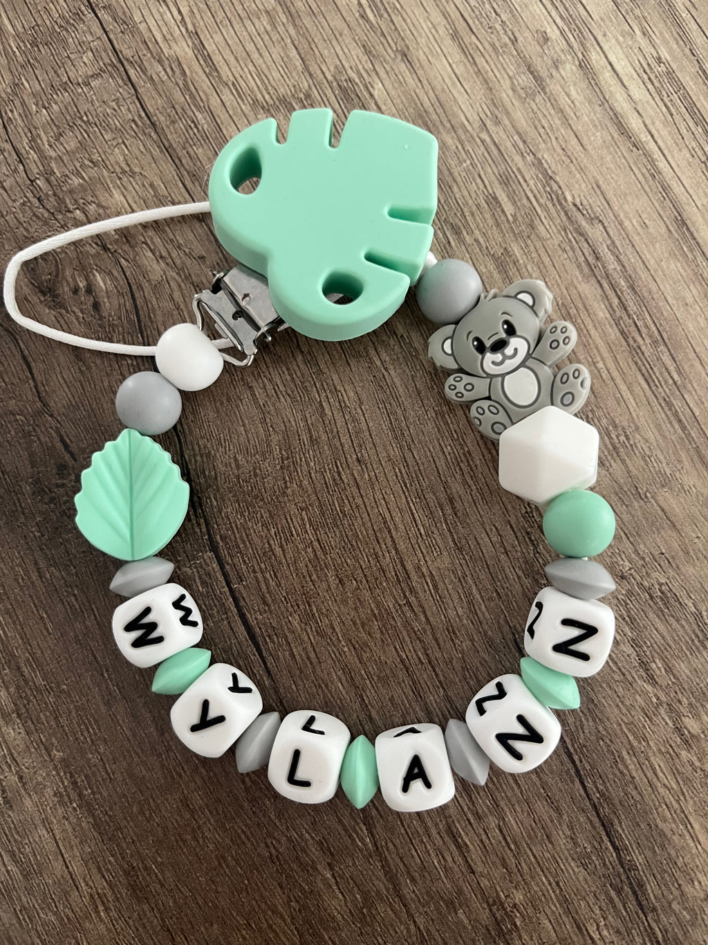 Attache tétine Ourson gris ou beige personnalisée