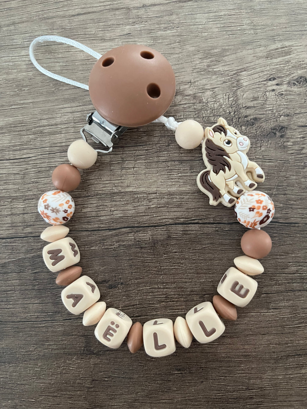 Attache tétine personnalisée Cheval lettres beige