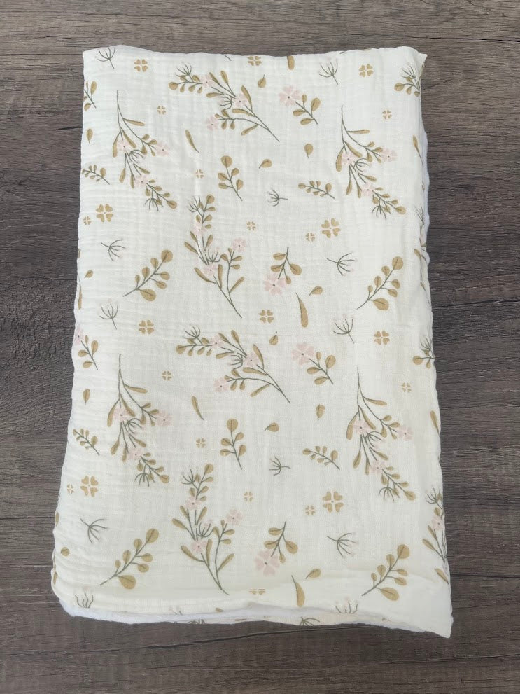 Couverture naissance minky bébé Fleurs personnalisée