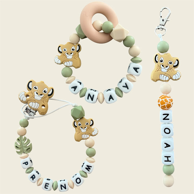Coffret TRIO cadeaux Roi Lion Simba - Attache tétine, Porte-clés et anneau de dentition personnalisés KidCreationArtisanat