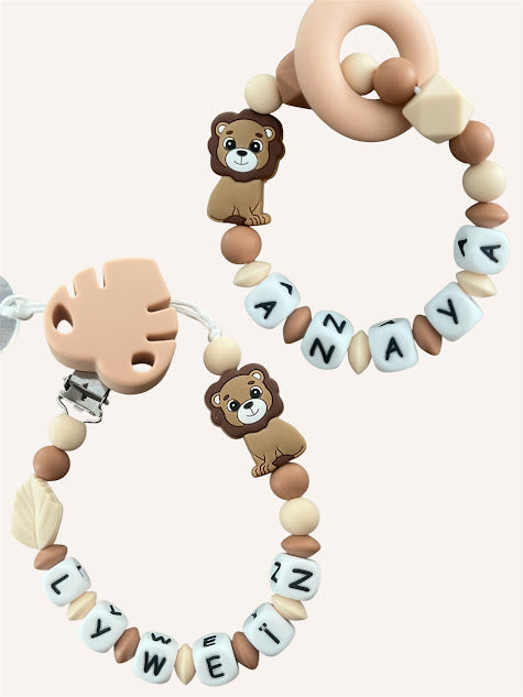 Coffret DUO cadeaux Lion - Attache tétine et Porte-clés ou Anneau de dentition personnalisés KidCreationArtisanat