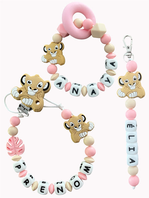 Coffret TRIO cadeaux Roi Lion Simba - Attache tétine, Porte-clés et anneau de dentition personnalisés KidCreationArtisanat