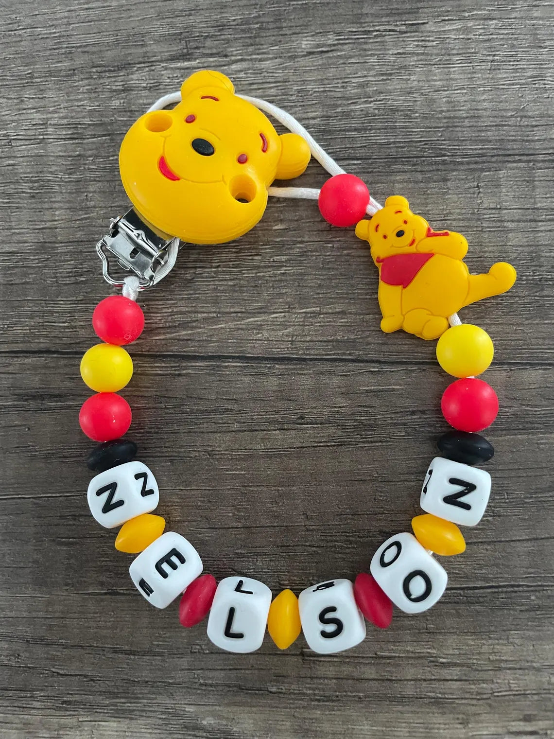 Attache tétine Disney Winnie l'Ourson personnalisée KidCreationArtisanat